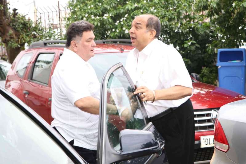 Image showing Anil Thandani's father Kundan Thandani with Rishi Kapoor