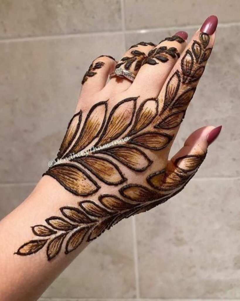 25 petals mehndi design